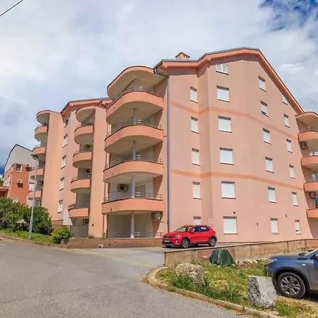 In 54279 Apartment